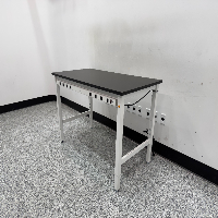 5' Laboratory Bench image 1